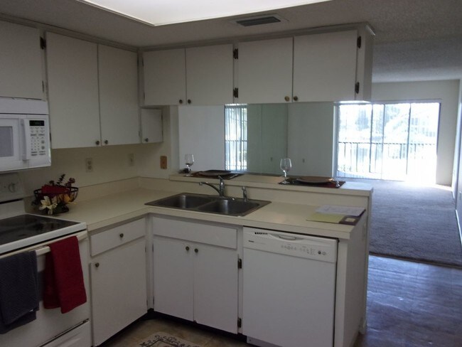 Building Photo - 256 Cypress Lane