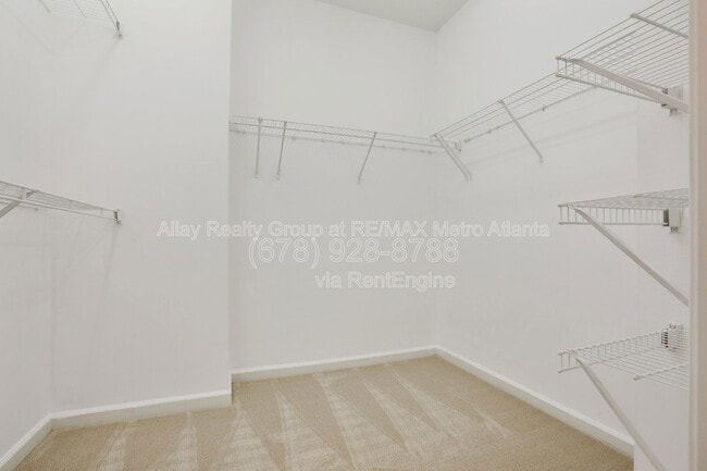 Building Photo - 2675 Rivers Edge Dr NE