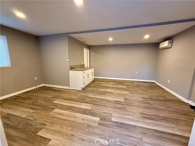 Building Photo - 732 Niles St