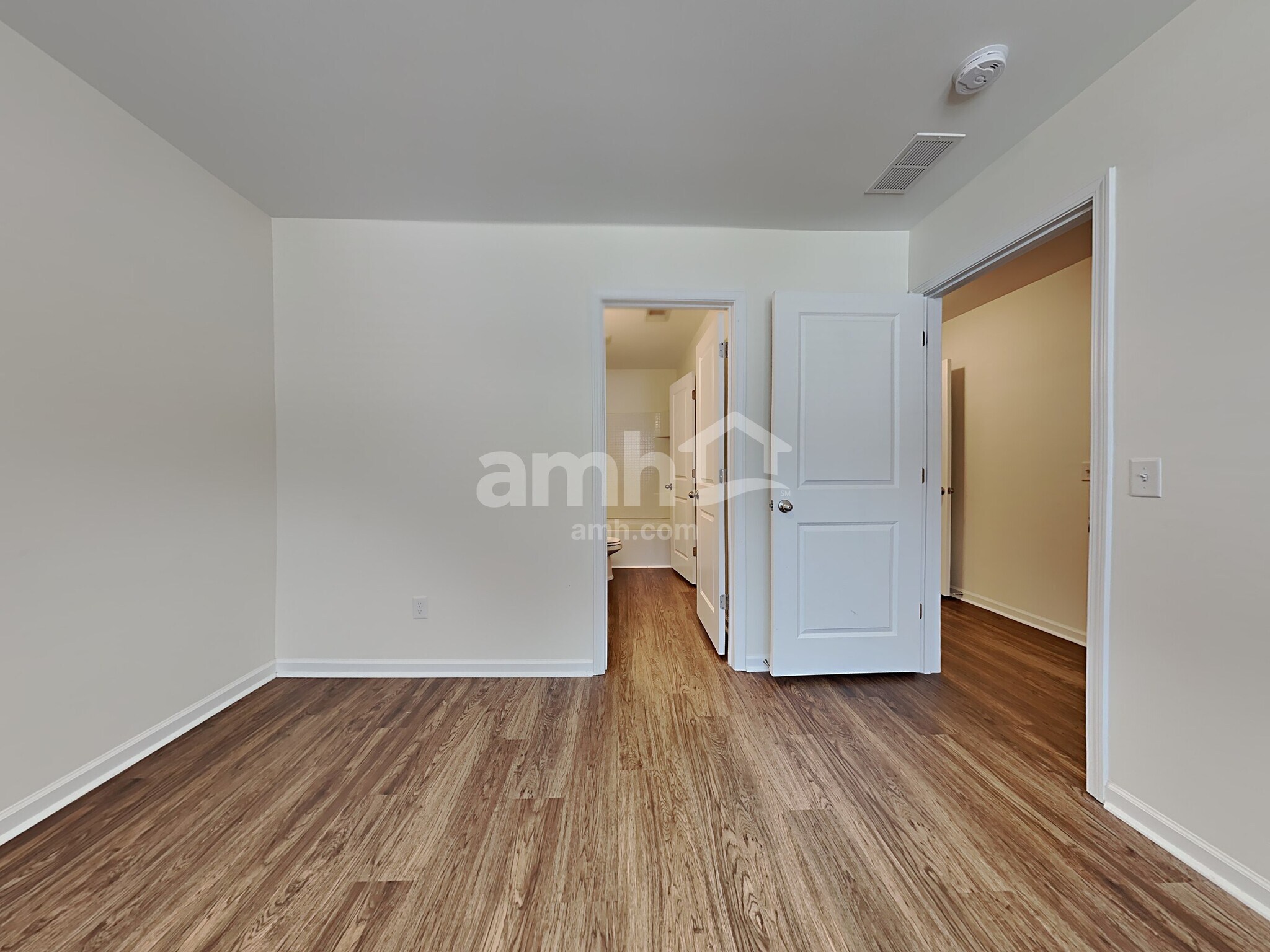 Building Photo - 123 Orion Way