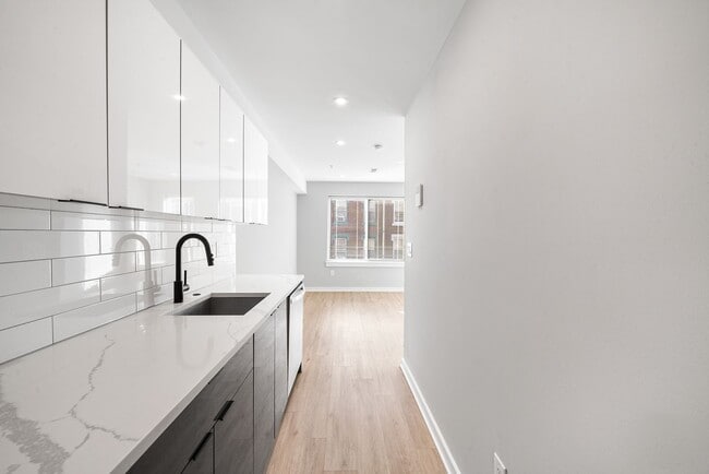 Building Photo - 1725 N 25th St