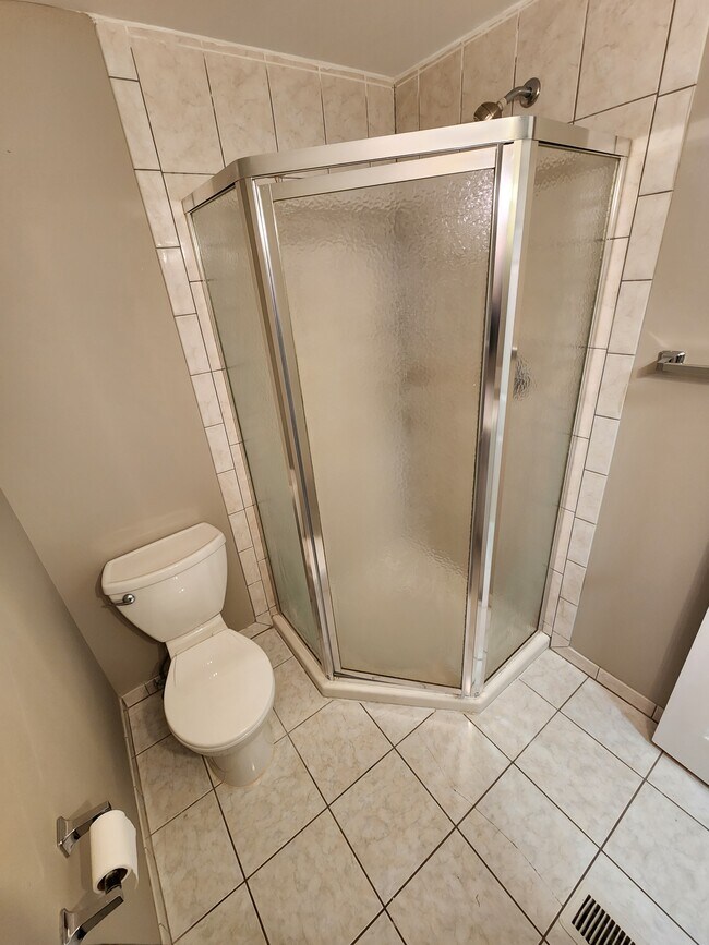 Building Photo - 661 Portland St