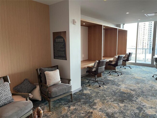 Building Photo - 400 Central Ave