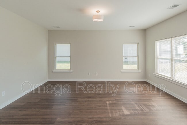 Building Photo - 112 Brookside Way