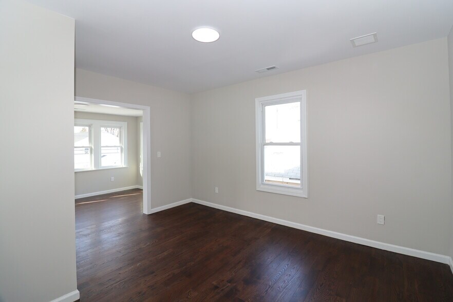 Primary Bedroom 1 - 356 Beechmont Ave