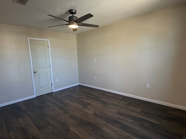 Building Photo - 2434 Beechwood St