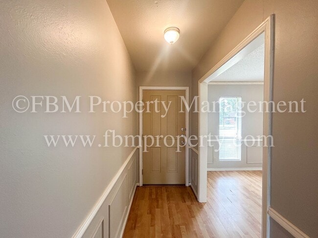 Building Photo - 1700 Charlottesville Dr