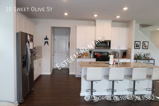 Building Photo - 10 Sweet Olive St