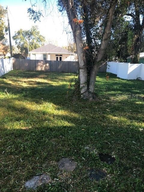 Building Photo - 1802 E Comanche Ave