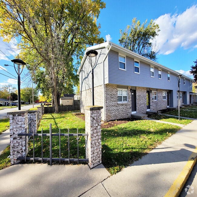 Building Photo - Taylor Crossing