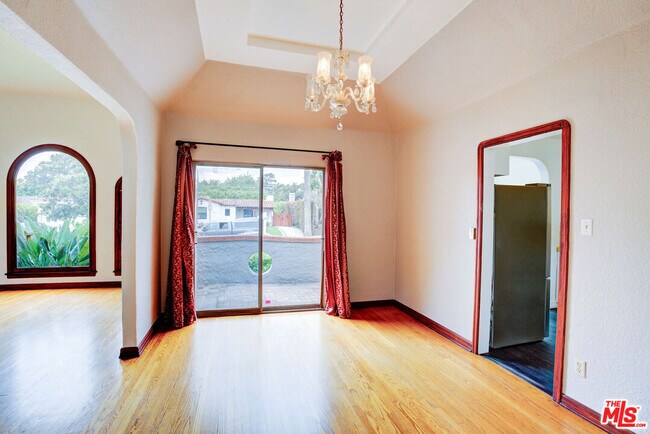 Building Photo - 10372 Tennessee Ave