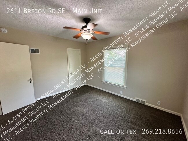 Building Photo - 2611 Breton Rd SE