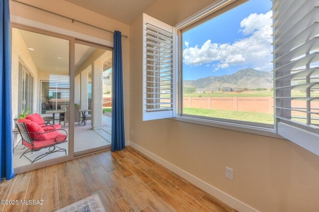 Building Photo - Kings Ranch