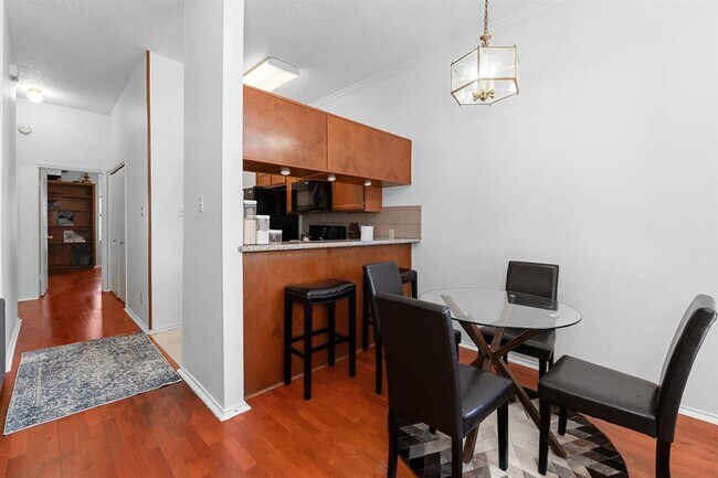 Building Photo - 2802 Nueces St