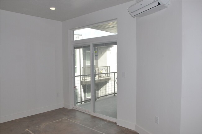 Building Photo - 1 bedroom 1 bath in SLC!