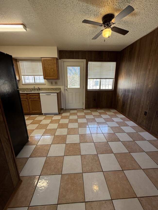 Building Photo - 8403 Villanova Dr