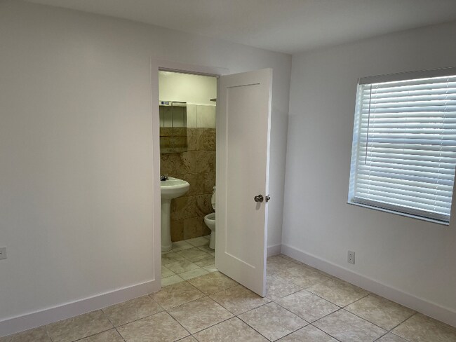 Building Photo - 3191-319145 NW 45th St