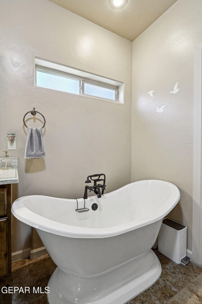 Building Photo - 5936 Anapaula Dr