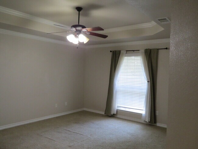 Building Photo - "Spacious 4-Bed Oasis in Killeen with Granite Touches & Cozy Fireplace!"