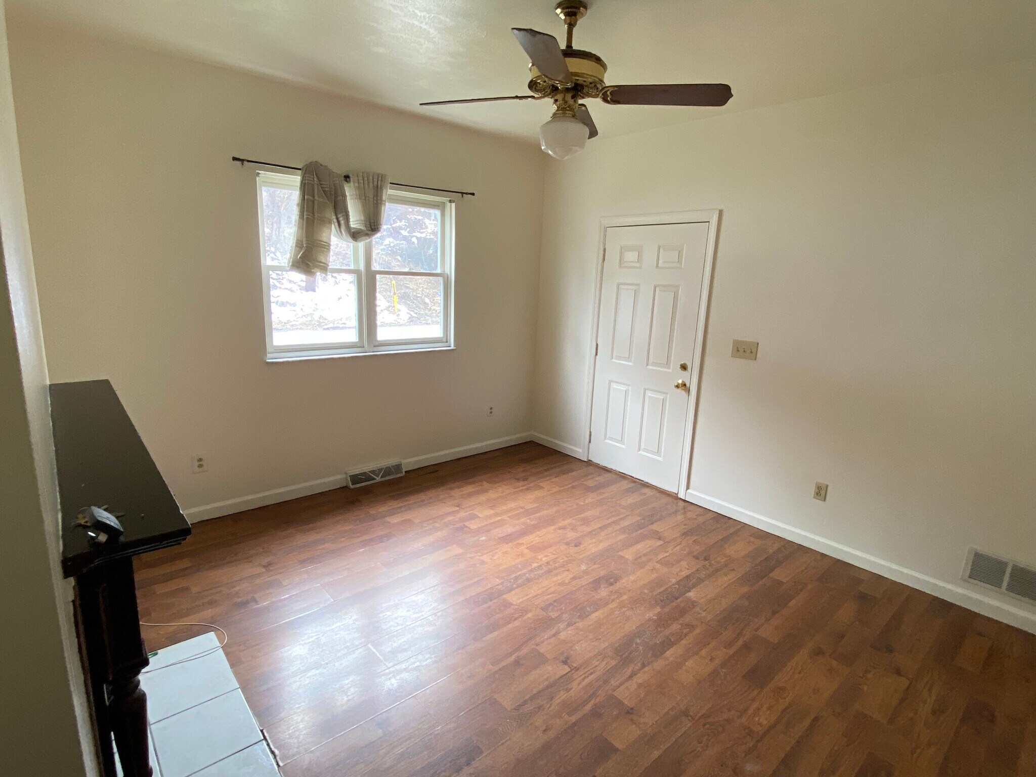 Building Photo - 1501 Summit St