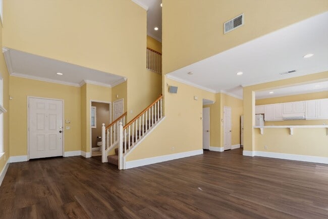 Building Photo - 10009 Kika Ct