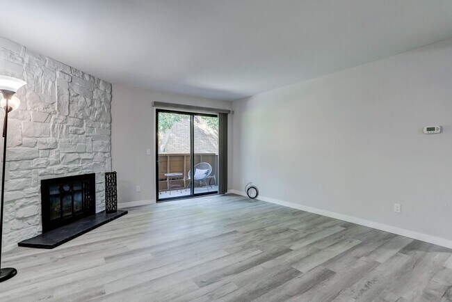 Building Photo - 3315 S Ammons St