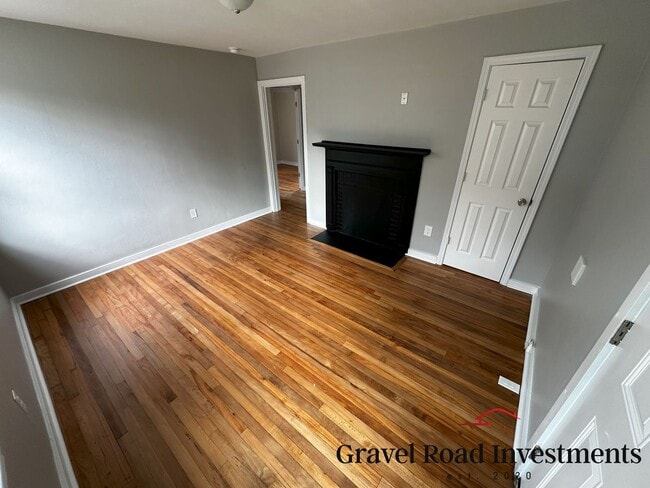 Building Photo - For Rent: Newly Remodeled 3 Bedroom / 1 Bath Home