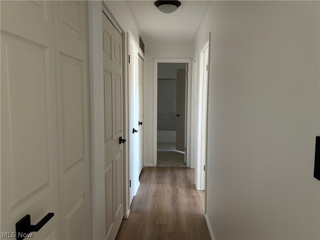 Building Photo - 24635 Clareshire Dr
