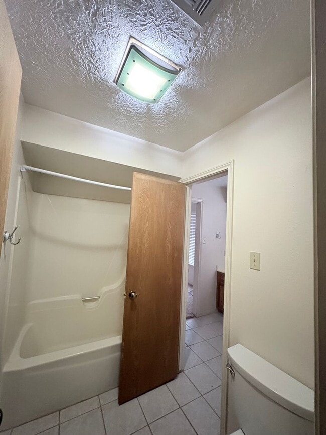 Building Photo - 22803 Trailwood Ln