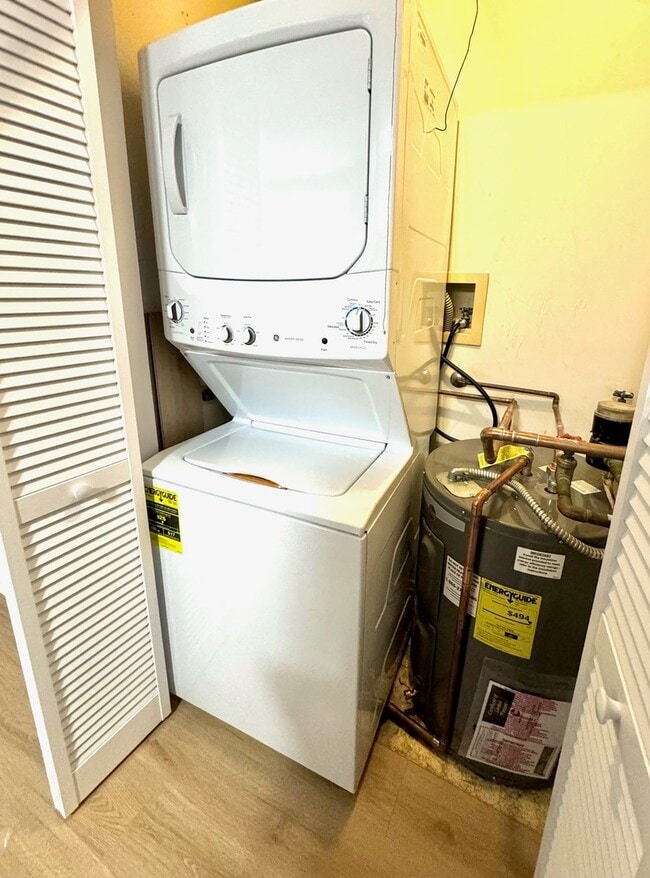 Building Photo - 234 Circle Ave