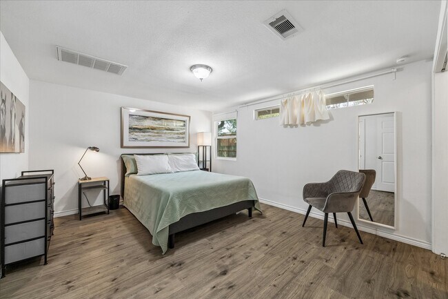 Building Photo - 510 S Belknap St