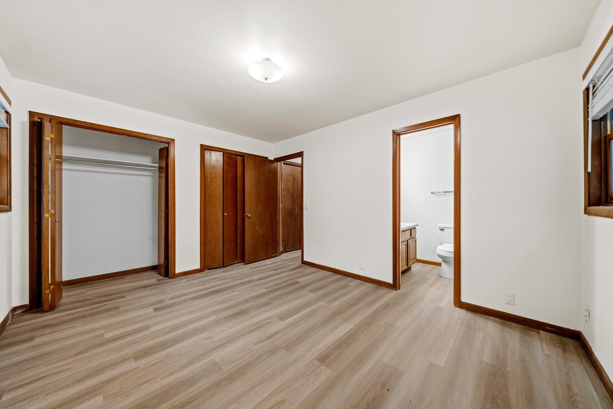 Building Photo - 11 Vitoria Ln