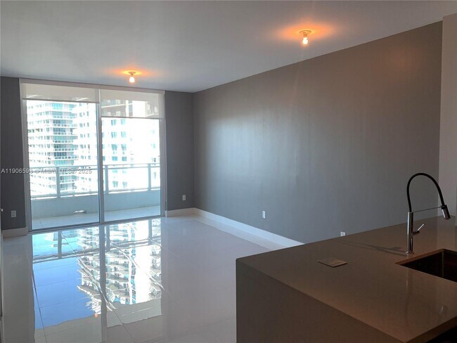 Building Photo - 1080 Brickell Ave