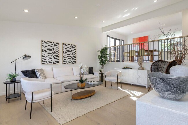 Building Photo - **3900 Paseo De Las Tortugas Torrance** Spacious 4 bedroom 3 bath with beautiful view!