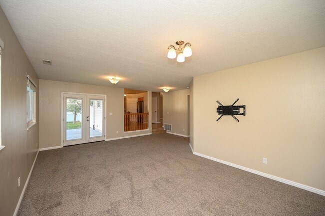Building Photo - Great Family Home in Excellent Location!