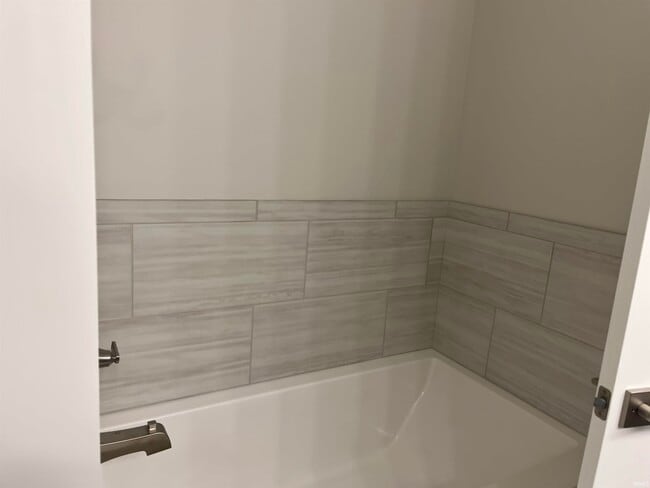 Building Photo - 6956 Barlow Ct