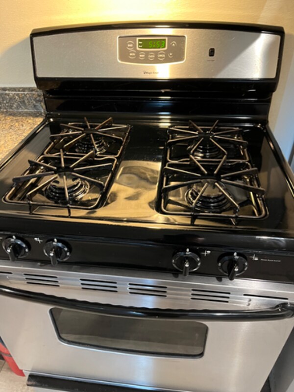 Building Photo - 458 Main St