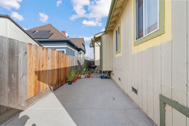 Building Photo - Adorable 1 Bedroom Unit!