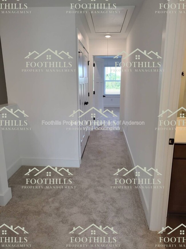 Building Photo - 267 Silo Rdg Dr