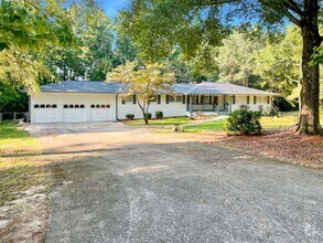Building Photo - Renovated 3BR Ranch w/Basement