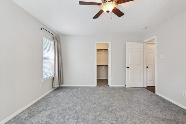 Building Photo - 10 Eastwood Pl