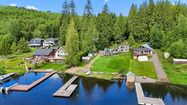 Building Photo - 1103 SW Lake Roesiger Rd
