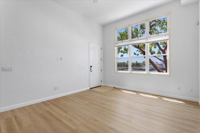 Building Photo - 2857 Regatta Dr