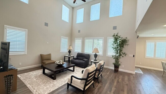Building Photo - Beautiful Home for rent in Shannon Ranch in Visalia!