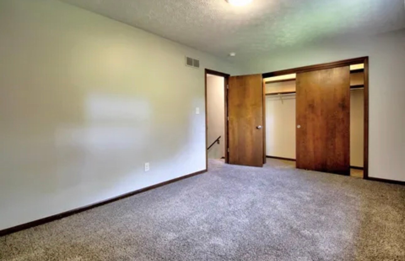 Master Bedroom - 8653 Refugee Rd