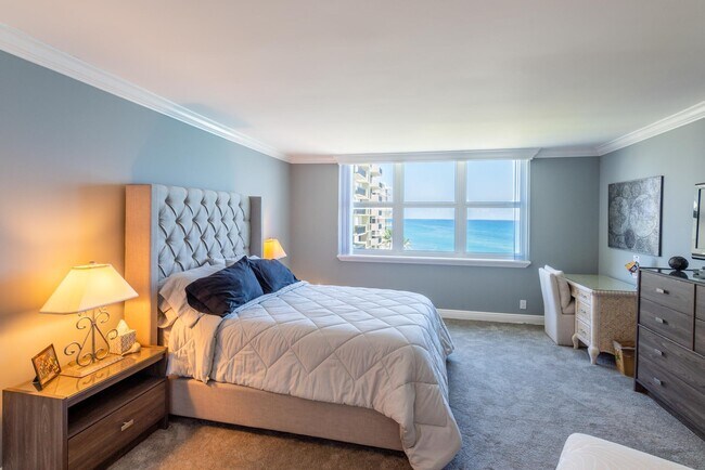 Building Photo - 5440 N Ocean Dr