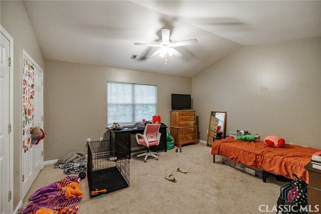 Building Photo - 205 Woodstone Dr