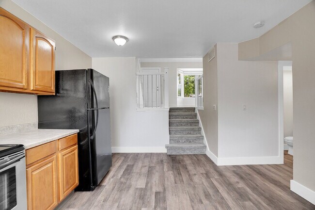 Building Photo - $2,465.00, 2 bed, 1.5 bath, located in Denver