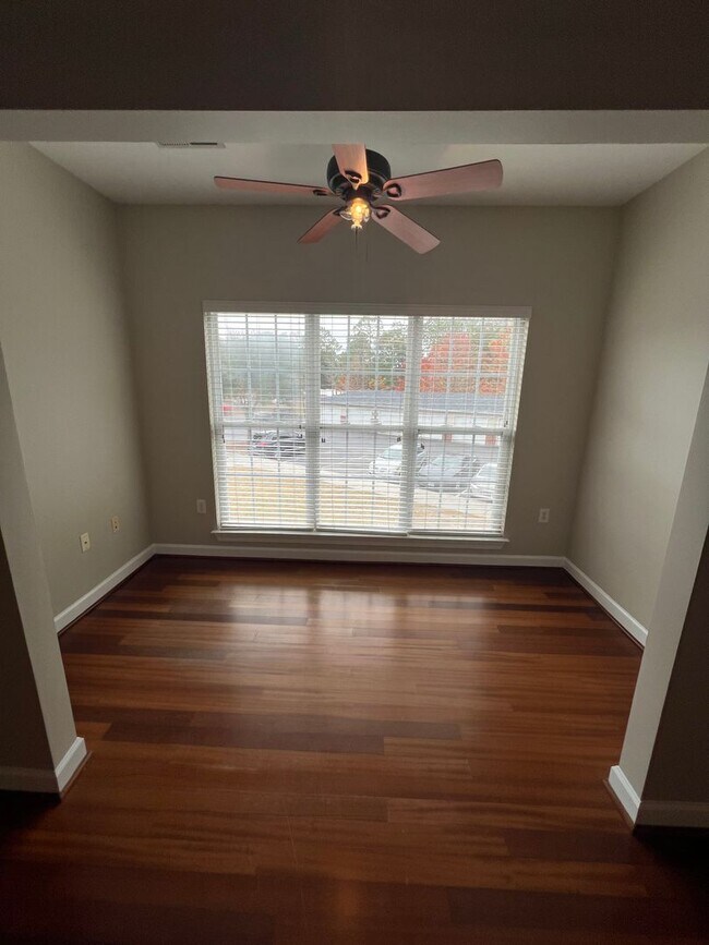 Building Photo - 2808 Bloomfield Ln