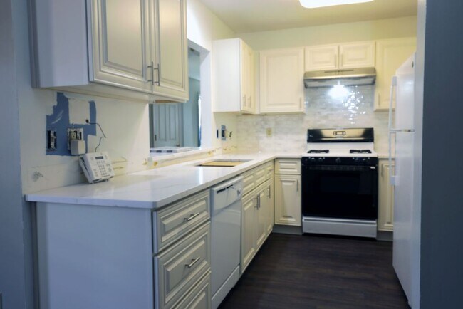 Building Photo - 4391 Archer Rd